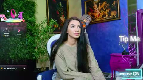 Nicolle online show from 11.18.25