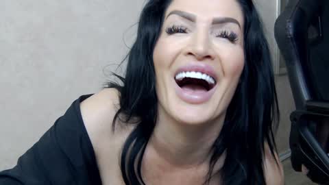 Nicolle online show from 01.29.25