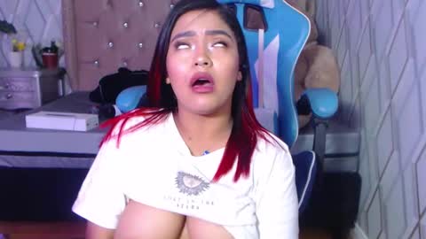 Nicolle Miley online show from 02.11.25