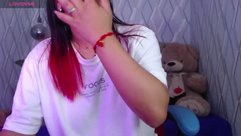 Nicolle Miley online show from 03.10.25