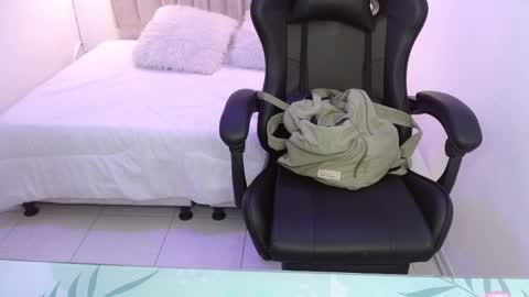 Nicollet online show from 04.14.26