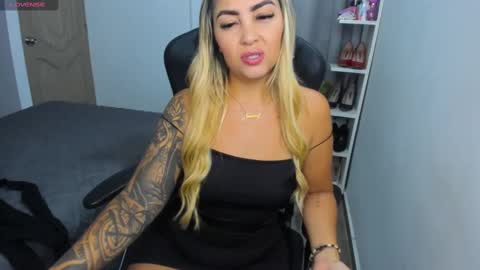 Snapshot of nicolporto chatting on 09.22.25 Nicol online show from 09.22.25