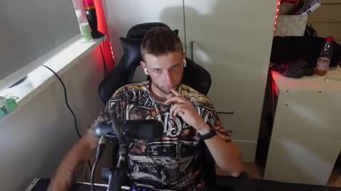 Snapshot of nicramga chatting on 10.12.25 nicramga online show from 10.12.25