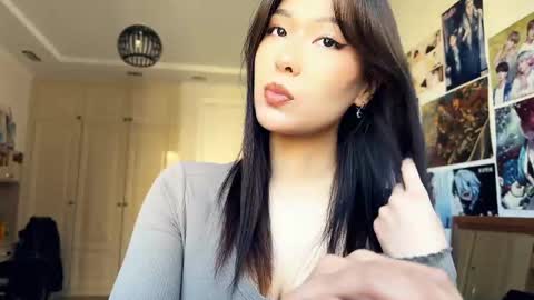 Snapshot of nievesshippey chatting on 05.12.26 Hanna online show from 05.12.26