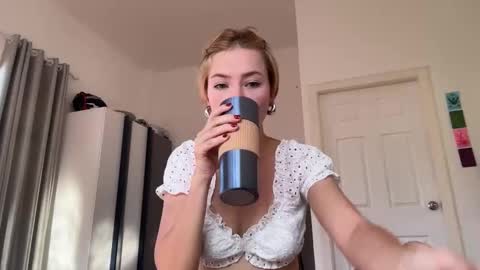 Aurora online show from 02.12.26