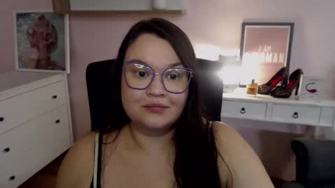 Snapshot of nightholly chatting on 02.20.26 Holly online show from 02.20.26