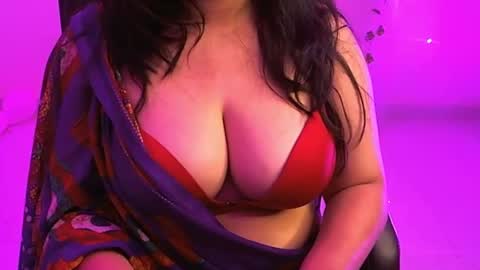 Snapshot of nightqueen107446 chatting on 03.10.25 nightqueen107446 online show from 03.10.25