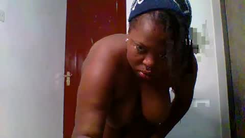 Snapshot of nighty_desire chatting on 10.17.25 Nighty Desire online show from 10.17.25