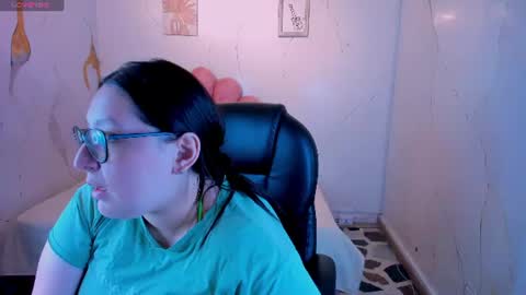 Snapshot of niickyjones chatting on 06.23.26 Anni online show from 06.23.26