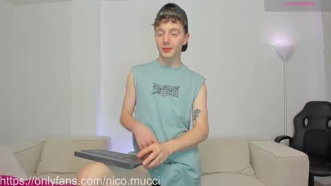 Snapshot of niico_18 chatting on 01.11.25 Nicolas Mucci online show from 01.11.25