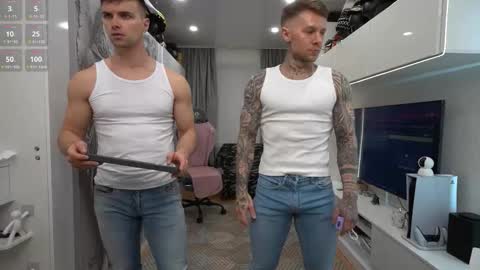 Snapshot of nik_sharp chatting on 02.15.26 Nik online show from 02.15.26