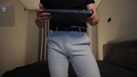 Snapshot of nik_sharp chatting on 02.24.26 Nik online show from 02.24.26