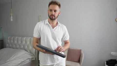 Nik online show from 04.14.26