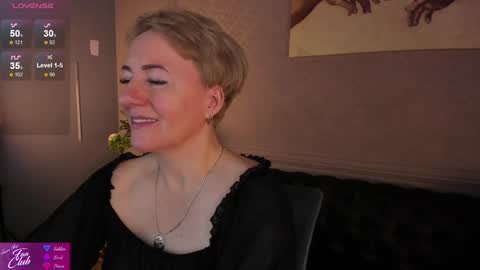 Snapshot of nika_smit chatting on 12.08.24 Nika online show from 12.08.24