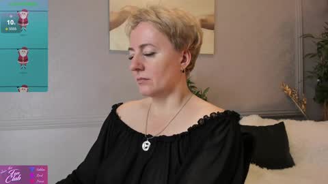 Snapshot of nika_smit chatting on 12.25.24 Nika online show from 12.25.24