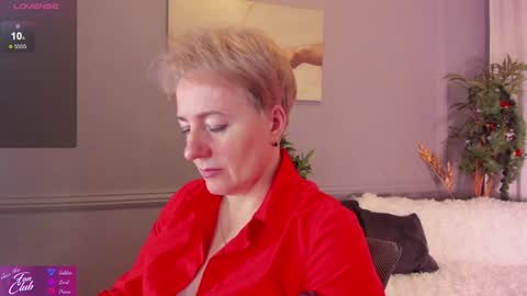 Snapshot of nika_smit chatting on 01.04.25 Nika online show from 01.04.25