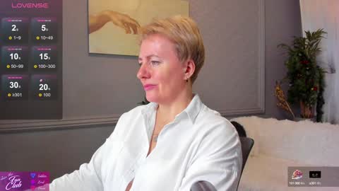 Snapshot of nika_smit chatting on 01.11.25 Nika online show from 01.11.25