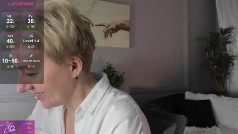 Snapshot of nika_smit chatting on 01.19.25 Nika online show from 01.19.25