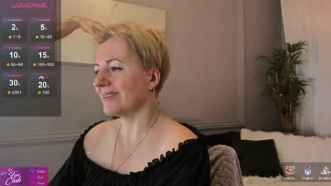 Snapshot of nika_smit chatting on 01.19.25 Nika online show from 01.19.25