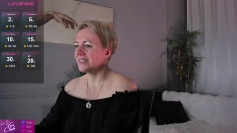 Snapshot of nika_smit chatting on 01.25.25 Nika online show from 01.25.25