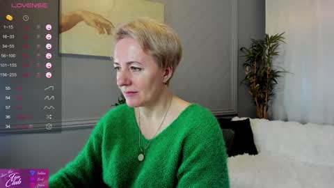 Snapshot of nika_smit chatting on 01.31.25 Nika online show from 01.31.25