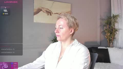 Snapshot of nika_smit chatting on 02.09.25 Nika online show from 02.09.25
