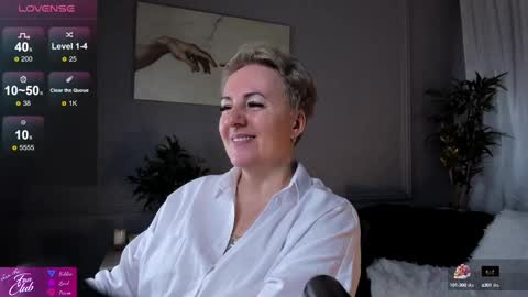 Snapshot of nika_smit chatting on 02.23.25 Nika online show from 02.23.25