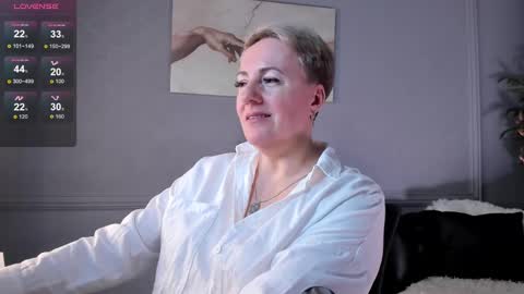 Snapshot of nika_smit chatting on 03.04.25 Nika online show from 03.04.25