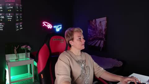 Snapshot of nika_smit chatting on 10.03.25 Nika online show from 10.03.25