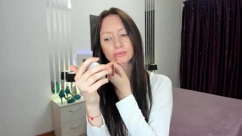 Snapshot of nikalewis chatting on 04.21.26 NikaLewis online show from 04.21.26