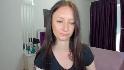 Snapshot of nikalewis chatting on 05.04.26 NikaLewis online show from 05.04.26