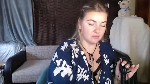 Nika online show from 10.22.25