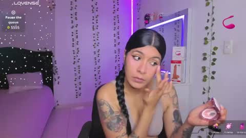 Snapshot of nikibryce_ chatting on 05.09.26 Niki online show from 05.09.26