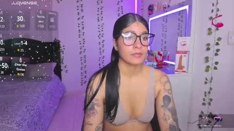 Snapshot of nikibryce_ chatting on 05.19.26 Niki online show from 05.19.26