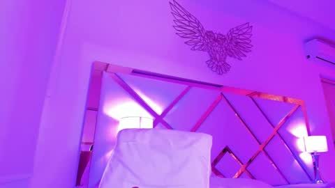 nikii_white online show from 02.02.25