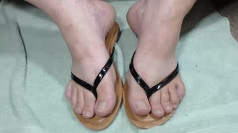 nikisissyfeet online show from 05.17.26