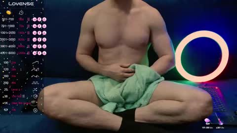 Snapshot of nikitin21 chatting on 10.11.25 Sasha online show from 10.11.25