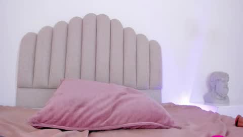 NIkki Angel online show from 02.18.25