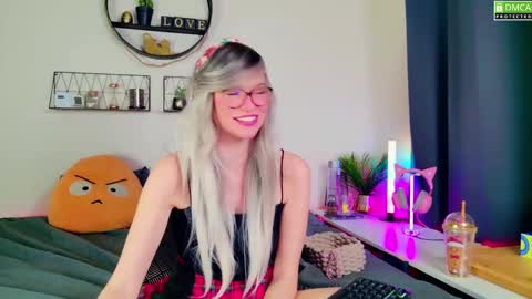 Kitty Chatte online show from 01.11.25