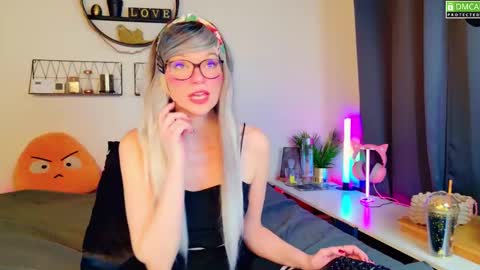 Kitty Chatte online show from 02.01.25