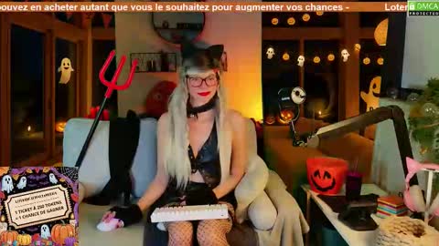 Kitty Chatte online show from 10.30.25