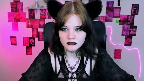 Snapshot of nikki_kiss_ chatting on 05.21.26 nikki_kiss_ online show from 05.21.26