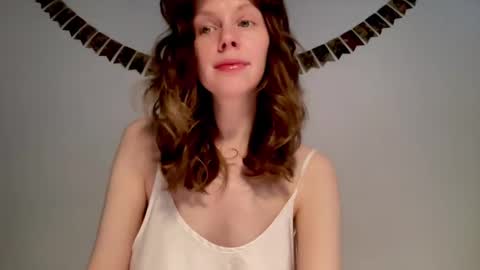 Snapshot of nikki_mi chatting on 01.10.25 Nikki online show from 01.10.25