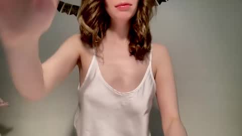 Snapshot of nikki_mi chatting on 01.22.25 Nikki online show from 01.22.25