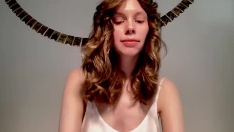 Snapshot of nikki_mi chatting on 02.06.25 Nikki online show from 02.06.25