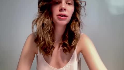 Snapshot of nikki_mi chatting on 02.21.25 Nikki online show from 02.21.25