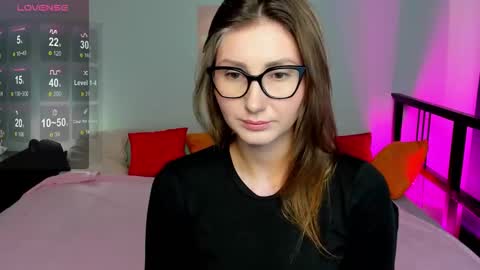 Snapshot of nikkikiss__ chatting on 10.19.25 nikkikiss__ online show from 10.19.25