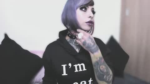 Snapshot of nikkiramone chatting on 09.16.25 Nikki Ramone online show from 09.16.25