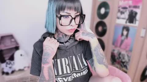 Nikki Ramone   online show from 04.15.26