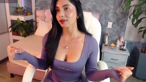 Snapshot of niko_robin04 chatting on 11.18.25 Niko Robin online show from 11.18.25